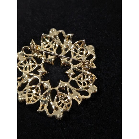 Vintage Gold Tone AB Aurora Borealis Crystal Leaf Wreath Brooch Pin - Picture 3 of 8